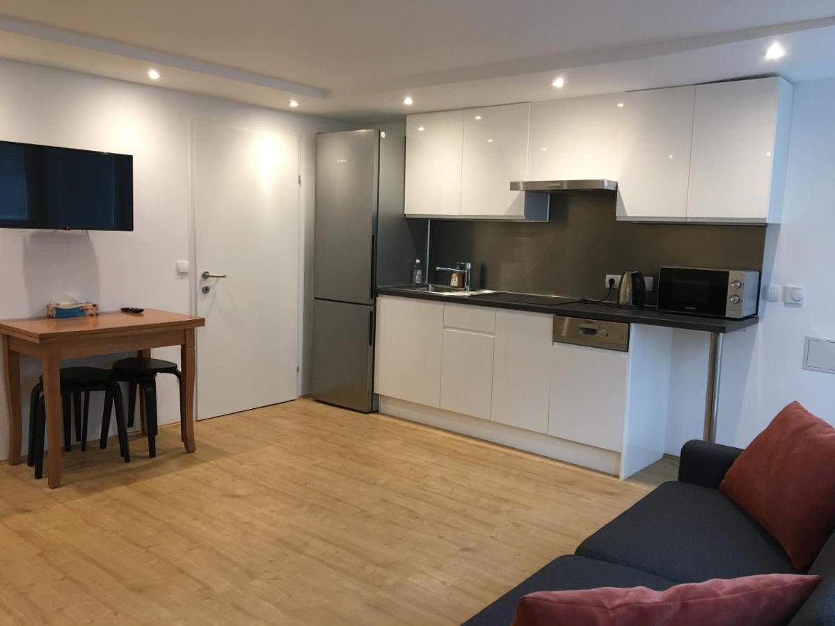 דירות וינה Cosy Flat In The Quiet Area With Own Garden, Free Parking And Direct Public Transport Link To The Centre מראה חיצוני תמונה