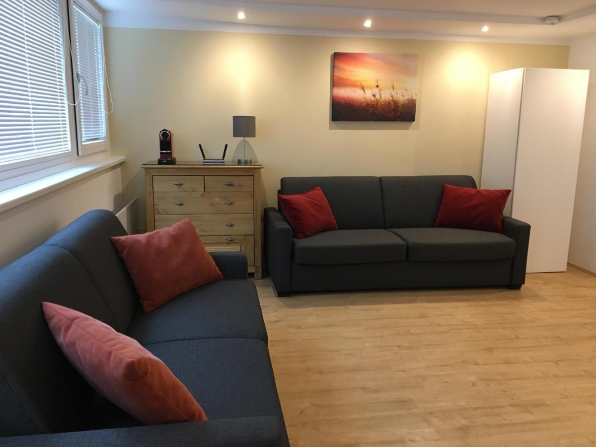 דירות וינה Cosy Flat In The Quiet Area With Own Garden, Free Parking And Direct Public Transport Link To The Centre מראה חיצוני תמונה
