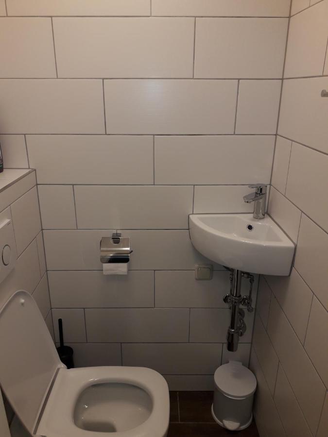 דירות וינה Cosy Flat In The Quiet Area With Own Garden, Free Parking And Direct Public Transport Link To The Centre מראה חיצוני תמונה
