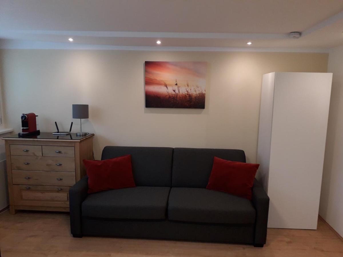 דירות וינה Cosy Flat In The Quiet Area With Own Garden, Free Parking And Direct Public Transport Link To The Centre מראה חיצוני תמונה
