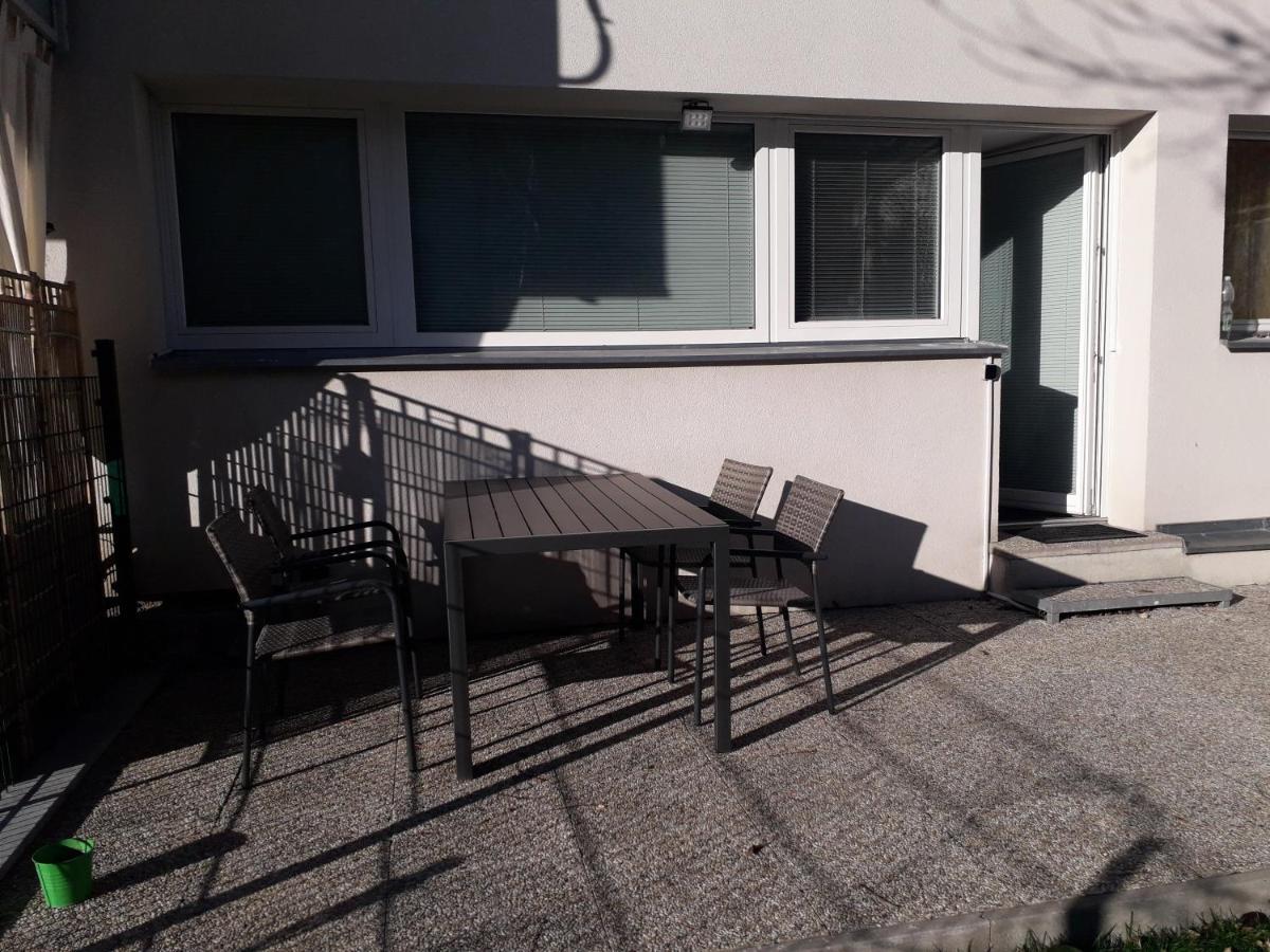 דירות וינה Cosy Flat In The Quiet Area With Own Garden, Free Parking And Direct Public Transport Link To The Centre מראה חיצוני תמונה